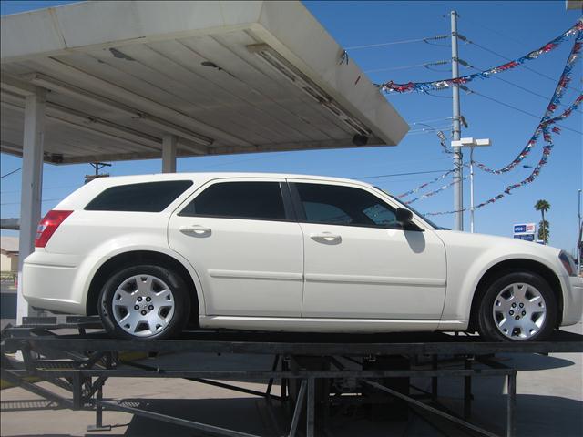 2005 Dodge Magnum for sale