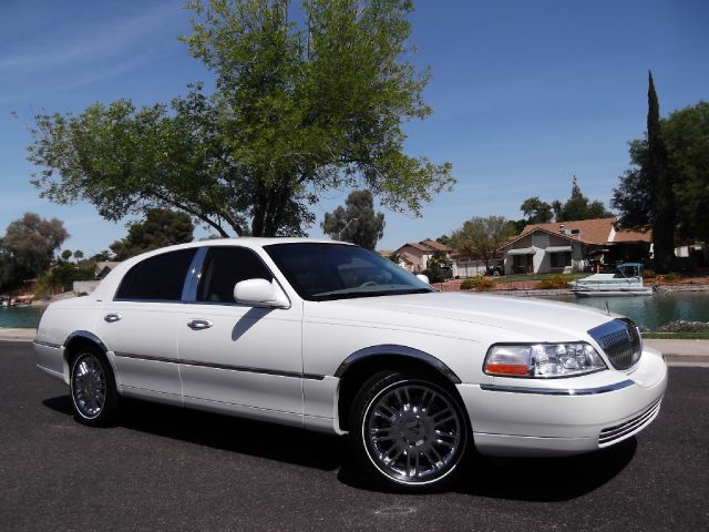 2006 Lincoln Town Car for sale