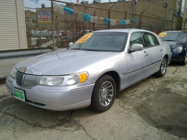 2002 Lincoln Town Car for sale