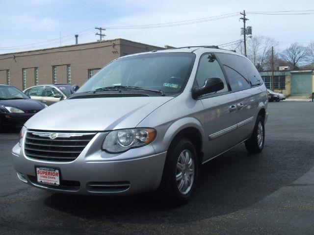2006 Chrysler Town and Country for sale