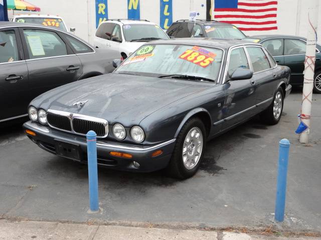 2000 Jaguar XJ8 for sale