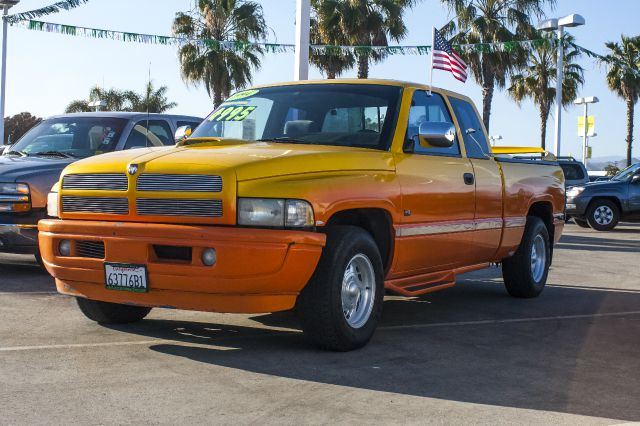 1995 DODGE RAM 1500 ST CLUB CAB 65-FT BED 2WD orange and yellow abs brakesanti-brake system 2-