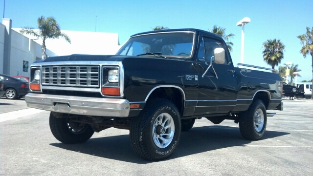 1985 DODGE W250 PICKUP black out of state buyers only sorry everyone we cannot sell in californi