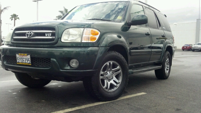 2004 TOYOTA SEQUOIA LIMITED green 2 wheel drive3rd row seat4 doorair conditioningalloy wheels