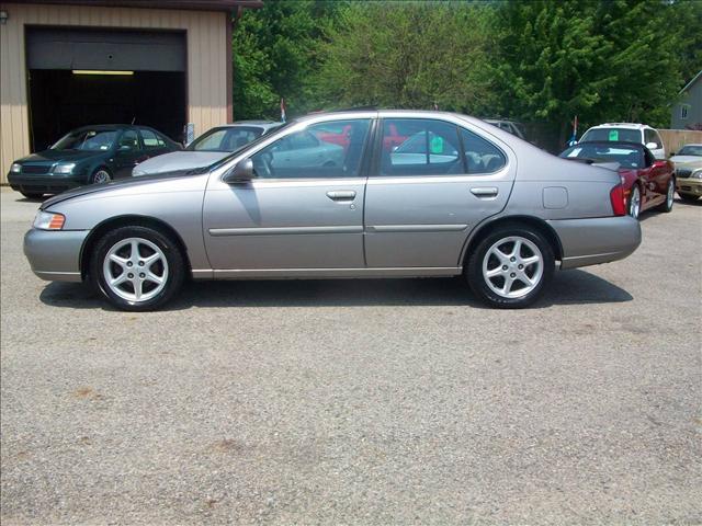 2000 Nissan Altima for sale