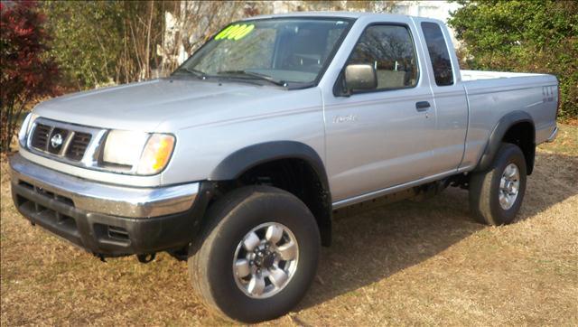 2000 Nissan Frontier for sale