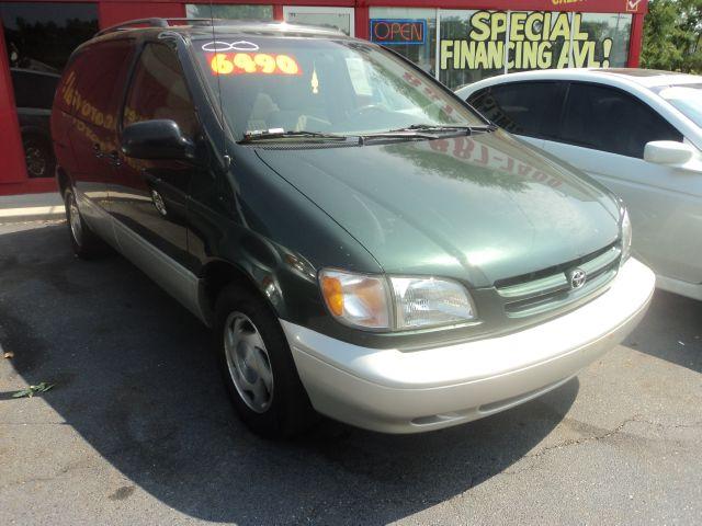 2000 Toyota Sienna for sale