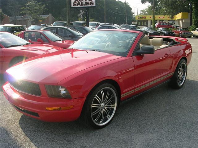 2005 Ford Mustang for sale