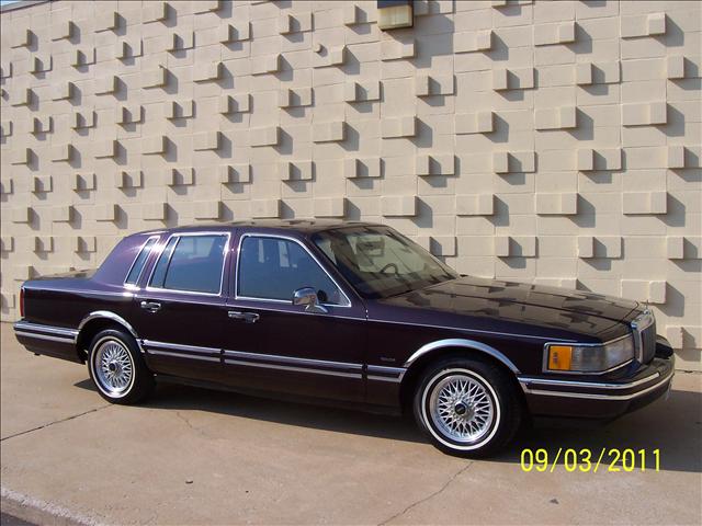 1991 Lincoln Town Car for sale