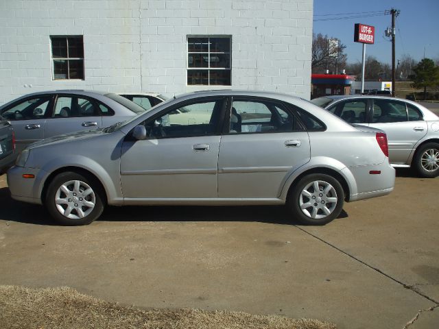 2005 Suzuki Forenza