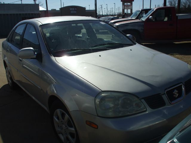 2005 Suzuki Forenza