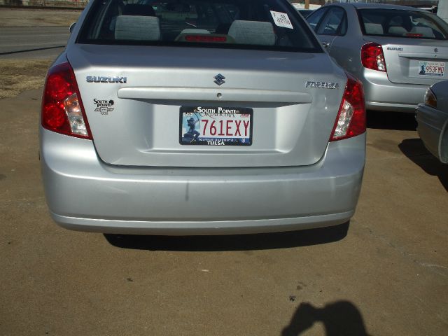 2005 Suzuki Forenza