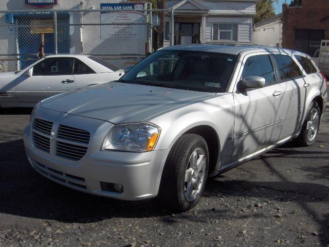 2006 Dodge Magnum SXT/AWD For Sale In Irvington NJ - Thrift Motors INC
