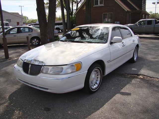 2000 Lincoln Town Car