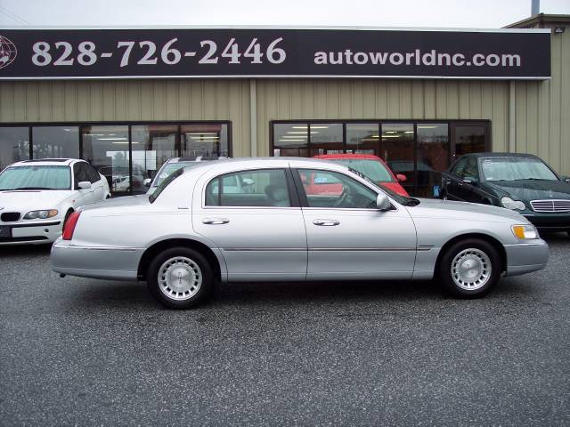 1998 Lincoln Town Car for sale