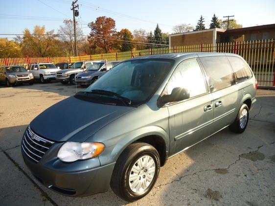 2007 Chrysler Town & Country for sale