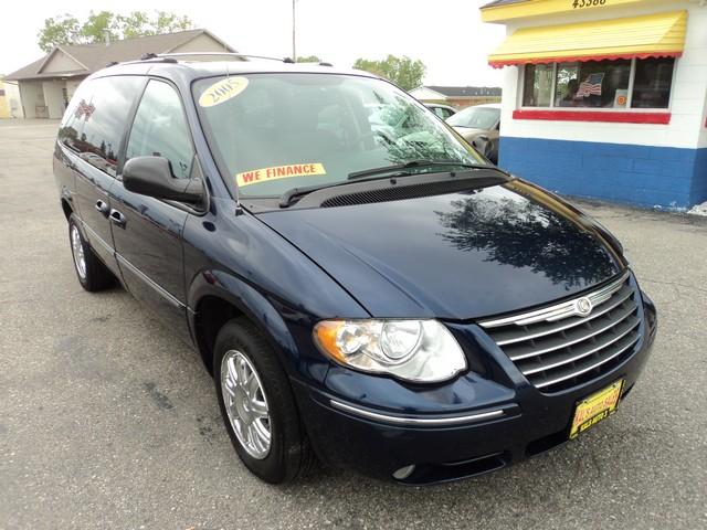2005 Chrysler Town & Country for sale