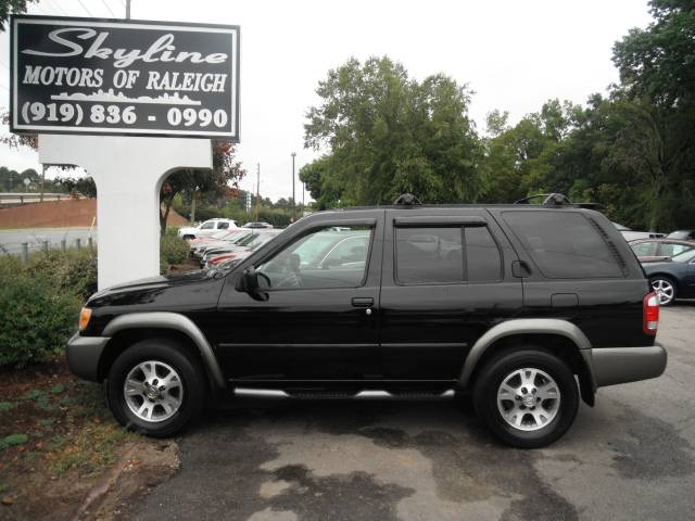 2000 Nissan Pathfinder for sale