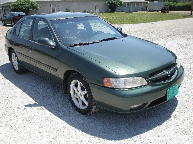 2000 Nissan Altima for sale