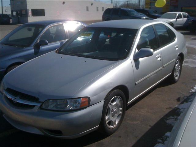 2000 Nissan Altima for sale