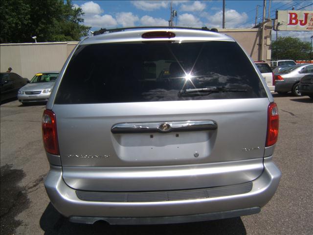 2005 Chrysler Town and Country for sale