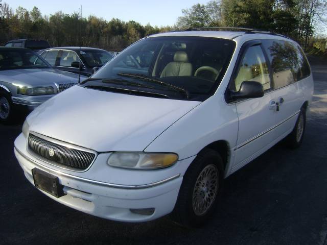 1996 Chrysler Town and Country for sale