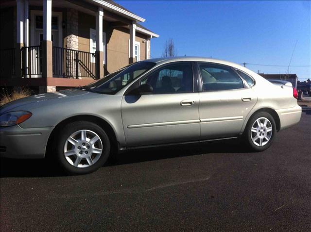 2004 Ford Taurus