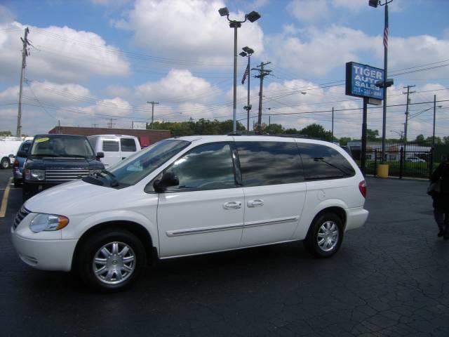 2007 Chrysler Town and Country for sale
