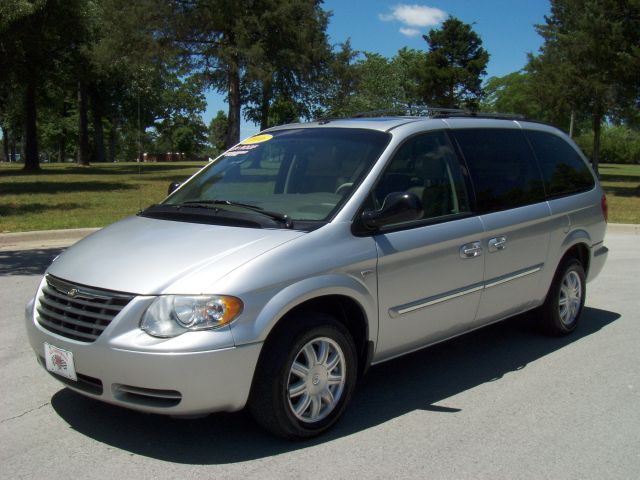 2006 Chrysler Town and Country for sale
