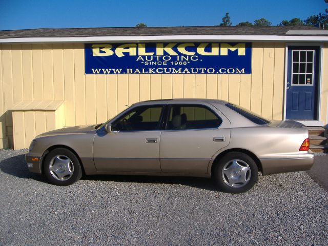 2000 Lexus LS 400