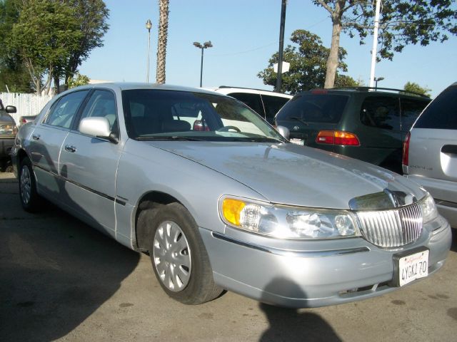 2002 Lincoln Town Car for sale
