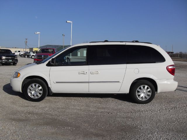 2006 Chrysler Town and Country for sale