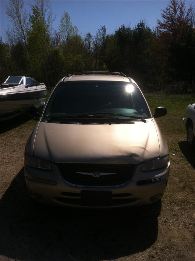 1999 Chrysler Town and Country for sale