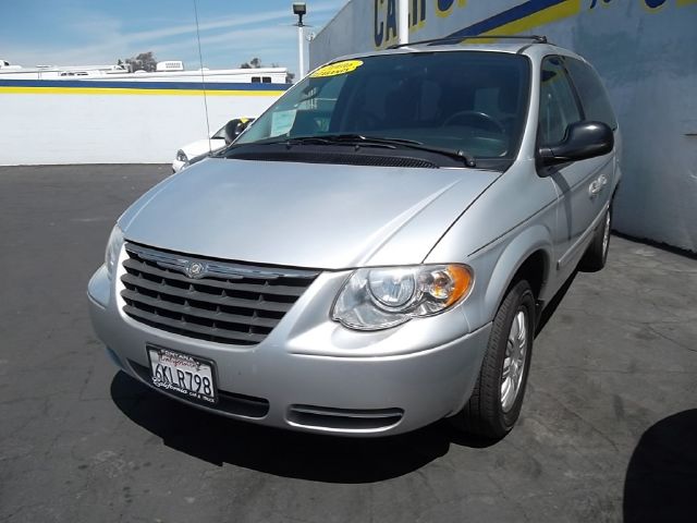 2006 Chrysler Town and Country for sale