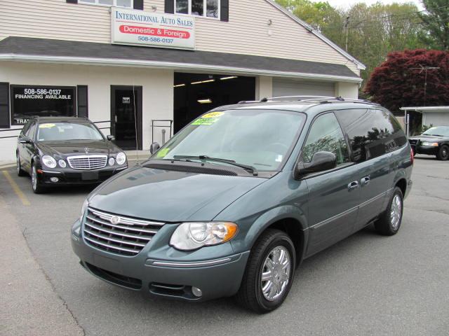 2005 Chrysler Town & Country for sale