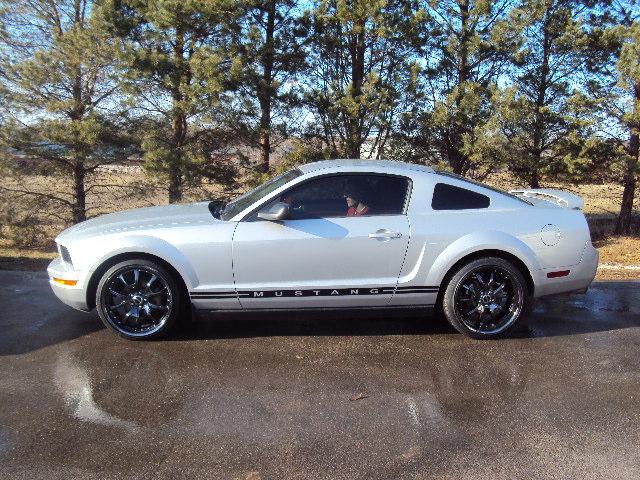 2005 Ford Mustang for sale