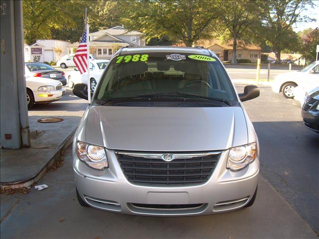 2006 Chrysler Town and Country for sale