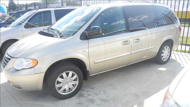 2005 Chrysler Town & Country for sale