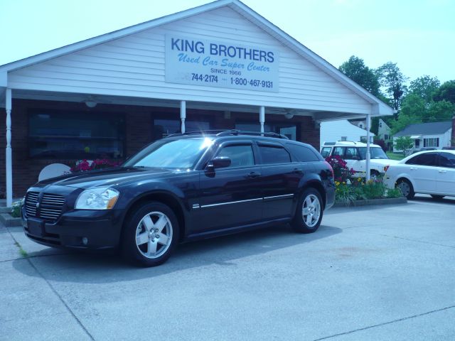 2005 Dodge Magnum for sale