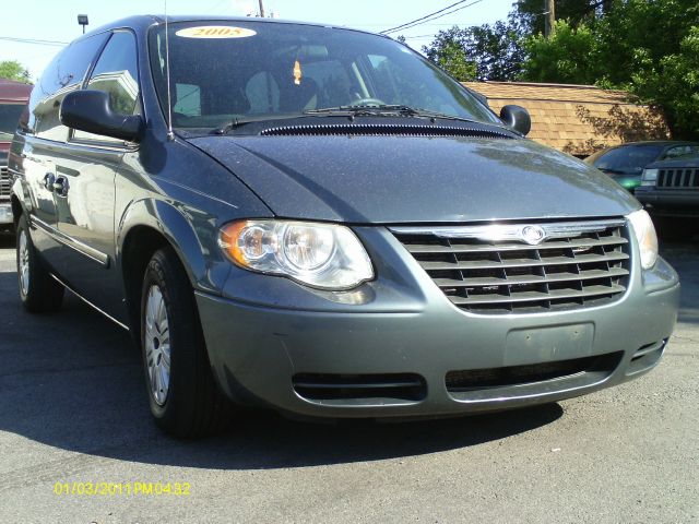 2005 Chrysler Town and Country for sale