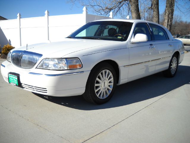 2003 Lincoln Town Car