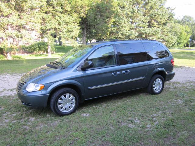 2005 Chrysler Town and Country for sale