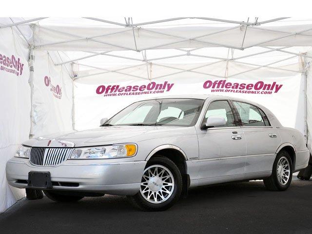 2001 Lincoln Town Car for sale