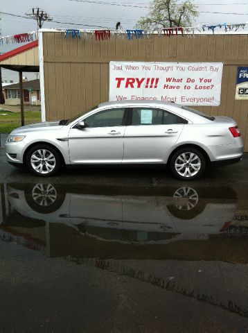 2010 Ford Taurus