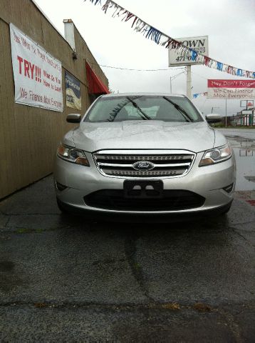 2010 Ford Taurus