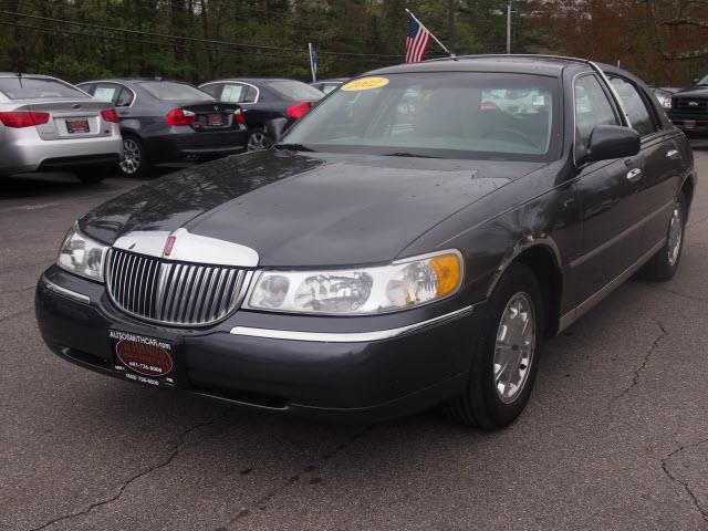 2002 Lincoln Town Car
