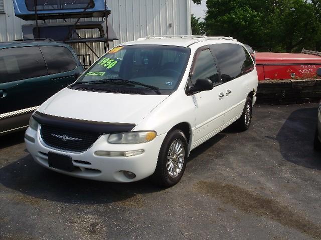 1999 Chrysler Town & Country for sale