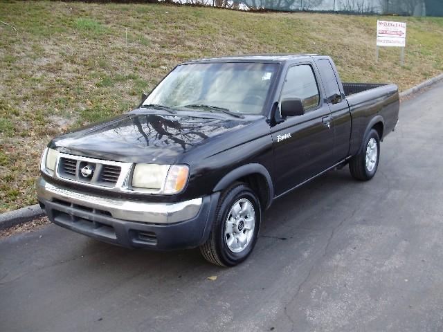 2000 Nissan Frontier for sale