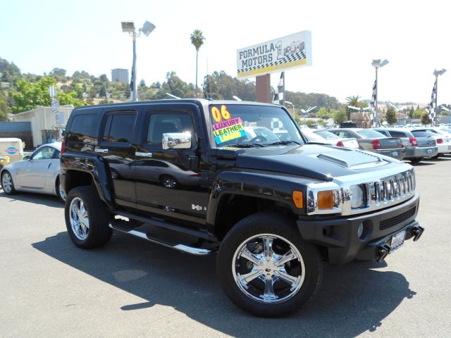 2006 HUMMER H3 BASE black a truly nice black on black beauty loaded with leather and all options 