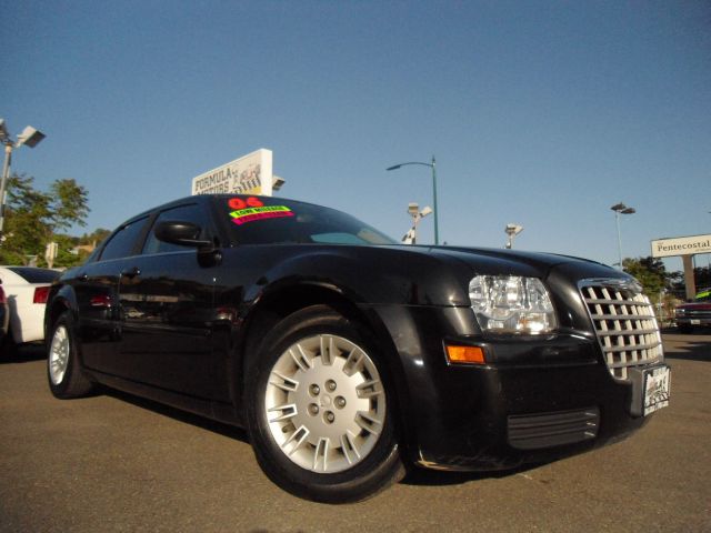 2006 CHRYSLER 300 V6 black this is a super clean black on black chrysler 300  it is fully loaded 